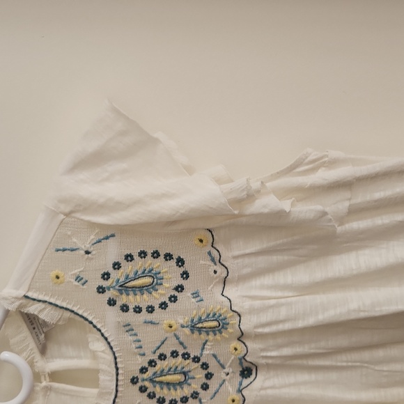 Lucky Brand Flutter Sleeve Top - Picture 5 of 8